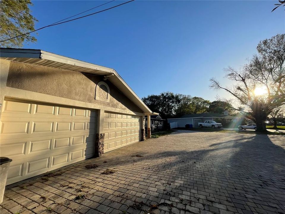 For Sale: $855,000 (3 beds, 2 baths, 3260 Square Feet)