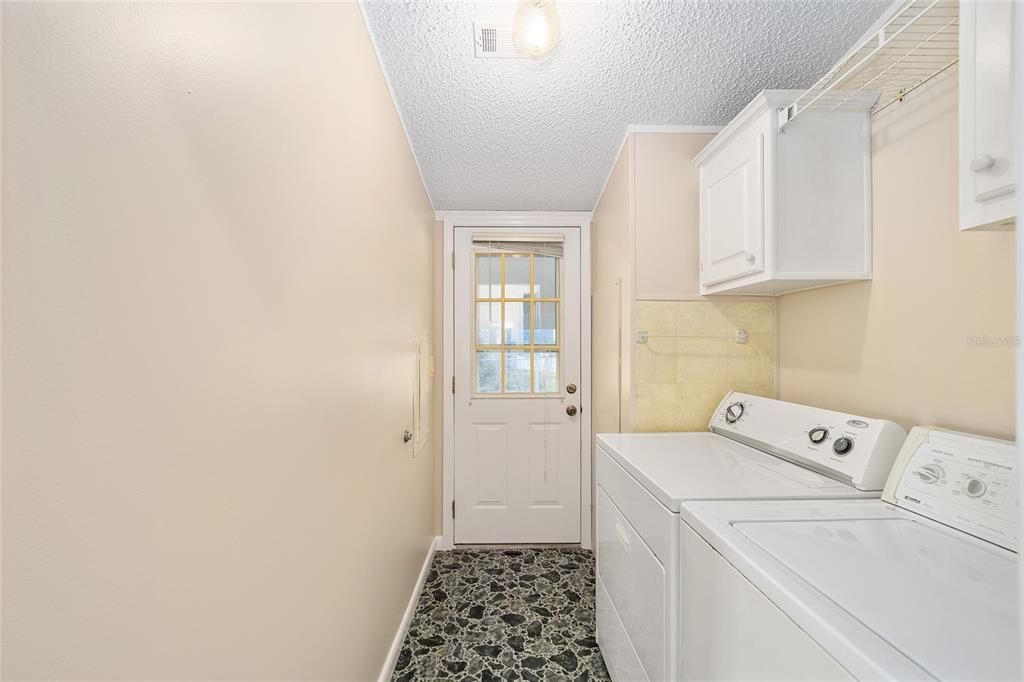 For Sale: $179,000 (2 beds, 2 baths, 1286 Square Feet)