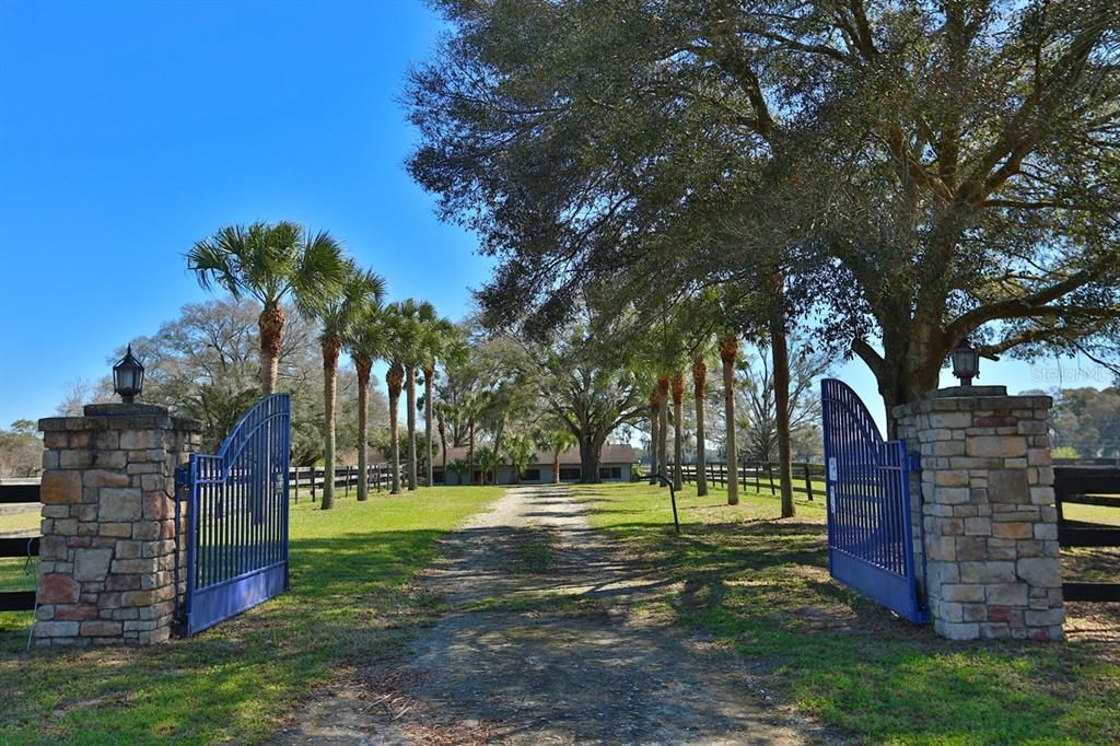 Active With Contract: $899,000 (3 beds, 2 baths, 1919 Square Feet)