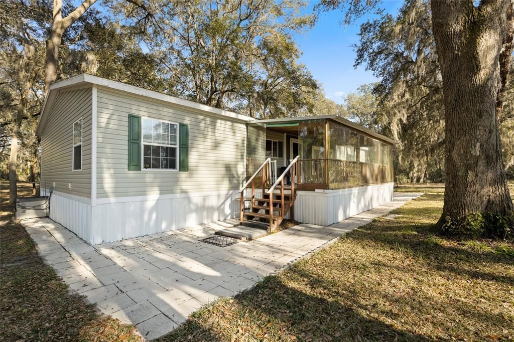 Recently Sold: $265,000 (3 beds, 2 baths, 1800 Square Feet)