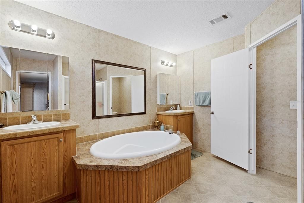 最近售出: $265,000 (3 贝兹, 2 浴室, 1800 平方英尺)