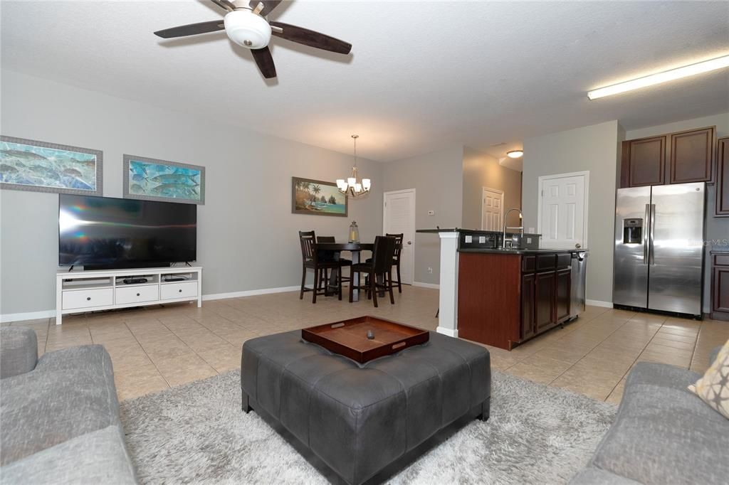 For Sale: $319,500 (3 beds, 2 baths, 1694 Square Feet)