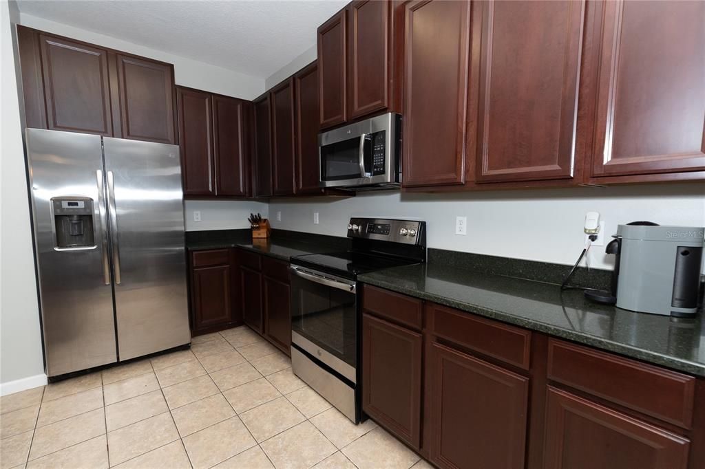 For Sale: $319,500 (3 beds, 2 baths, 1694 Square Feet)