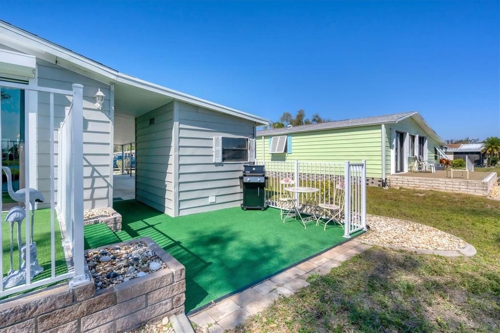 Active With Contract: $229,900 (2 beds, 2 baths, 1351 Square Feet)