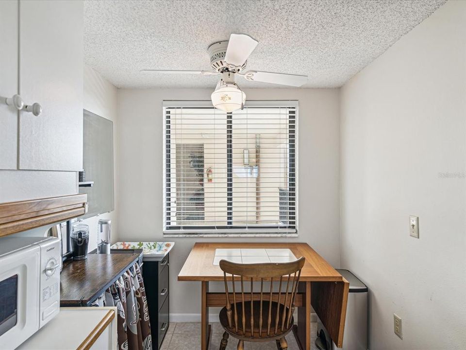 For Sale: $359,900 (2 beds, 2 baths, 1246 Square Feet)