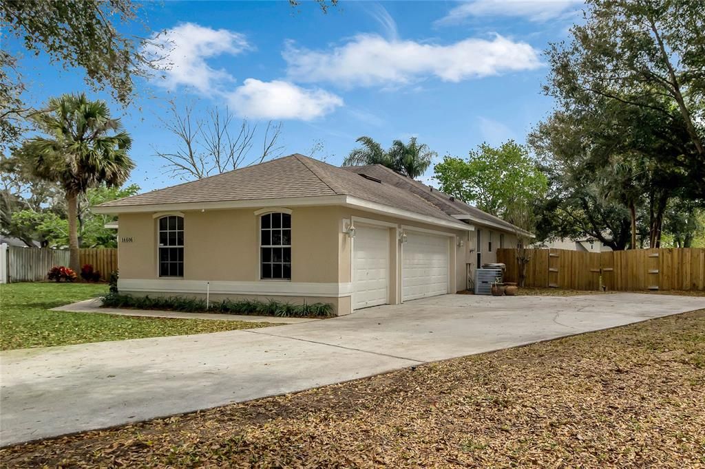 Side Entry Garage/Parking Pad