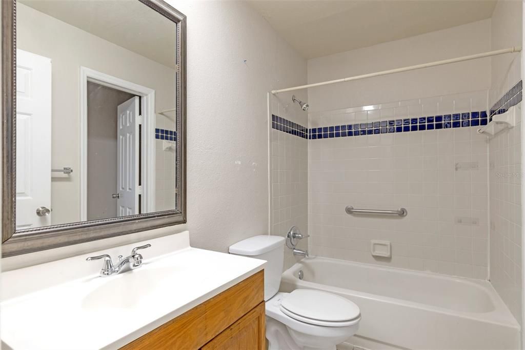 Active With Contract: $139,000 (2 beds, 2 baths, 1165 Square Feet)