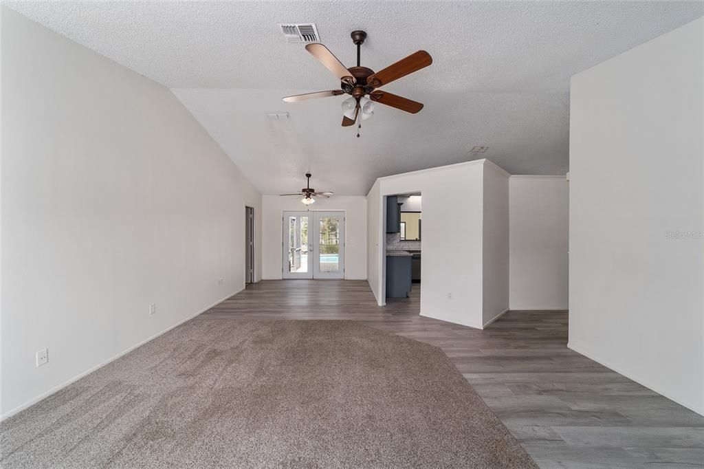 Recently Sold: $345,000 (3 beds, 2 baths, 1288 Square Feet)