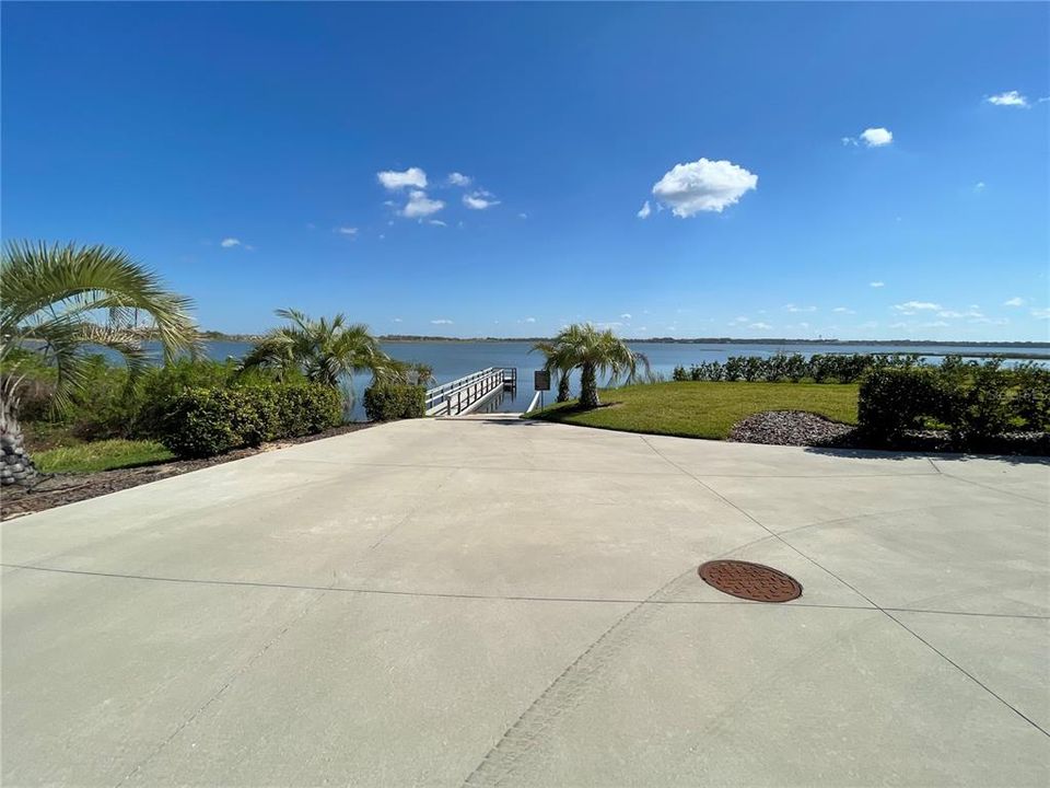 Boat Ramp to Lake Alfred and Car Park