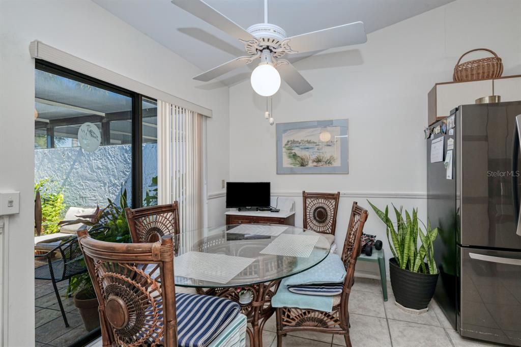 For Sale: $299,000 (2 beds, 2 baths, 1232 Square Feet)