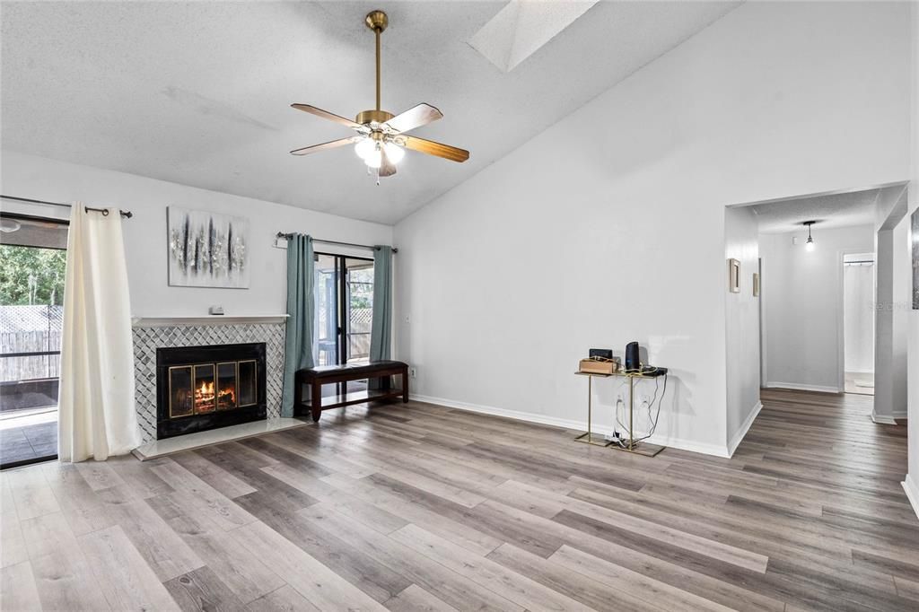 Active With Contract: $489,900 (4 beds, 2 baths, 2079 Square Feet)