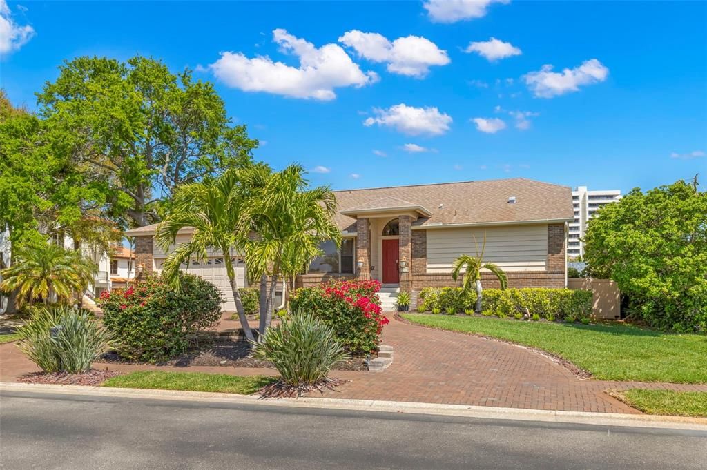 Active With Contract: $1,025,000 (3 beds, 2 baths, 2078 Square Feet)