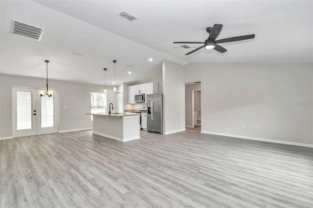 Recently Sold: $244,000 (3 beds, 2 baths, 1248 Square Feet)