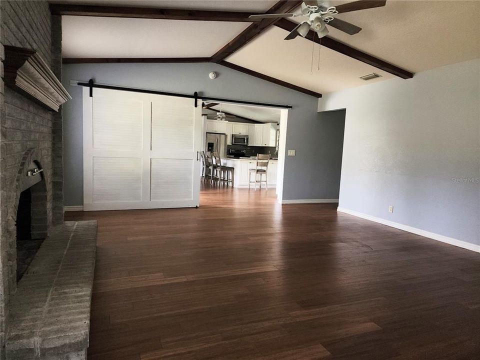 For Rent: $2,900 (3 beds, 2 baths, 1898 Square Feet)