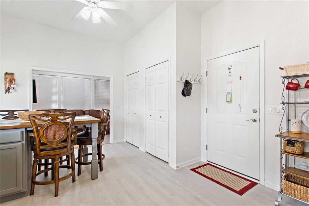 For Sale: $338,500 (1 beds, 1 baths, 429 Square Feet)