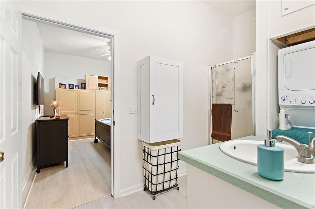 For Sale: $338,500 (1 beds, 1 baths, 429 Square Feet)