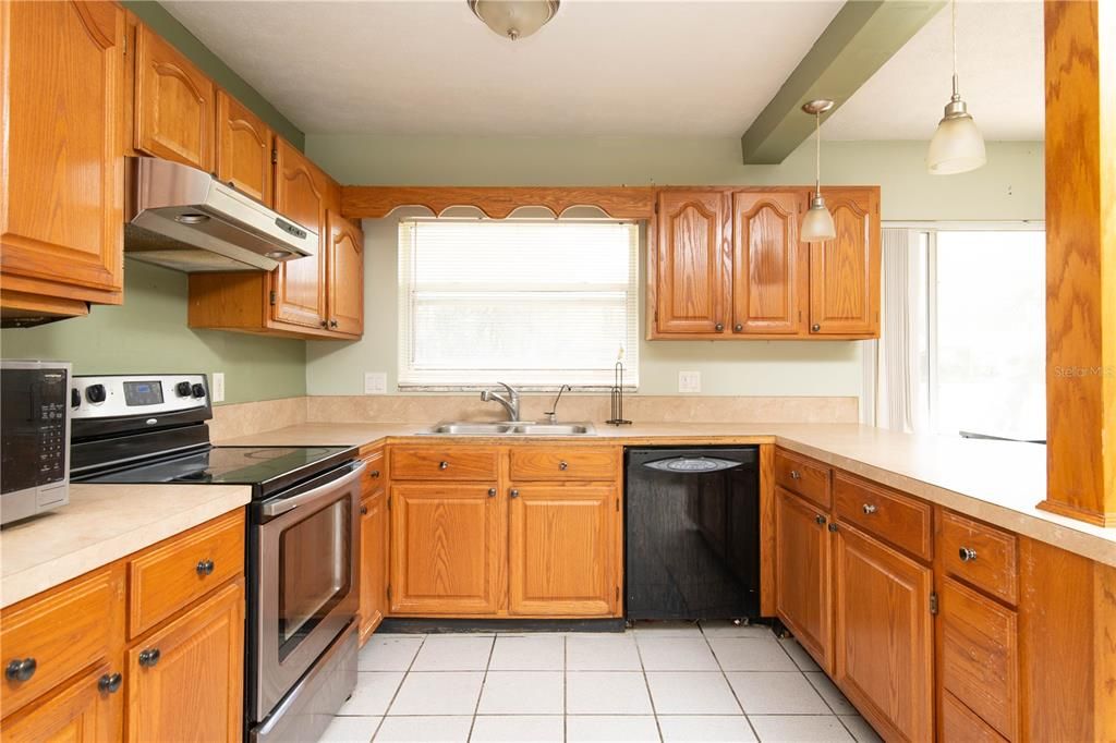 Recently Sold: $249,000 (3 beds, 2 baths, 1498 Square Feet)