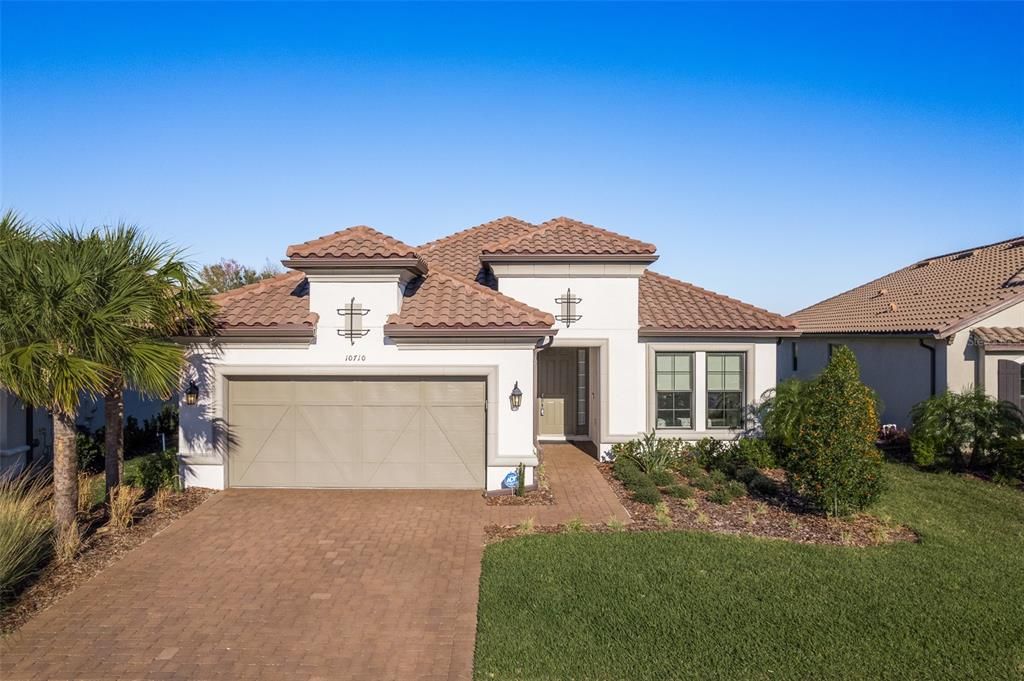 Recently Sold: $679,000 (3 beds, 3 baths, 2265 Square Feet)