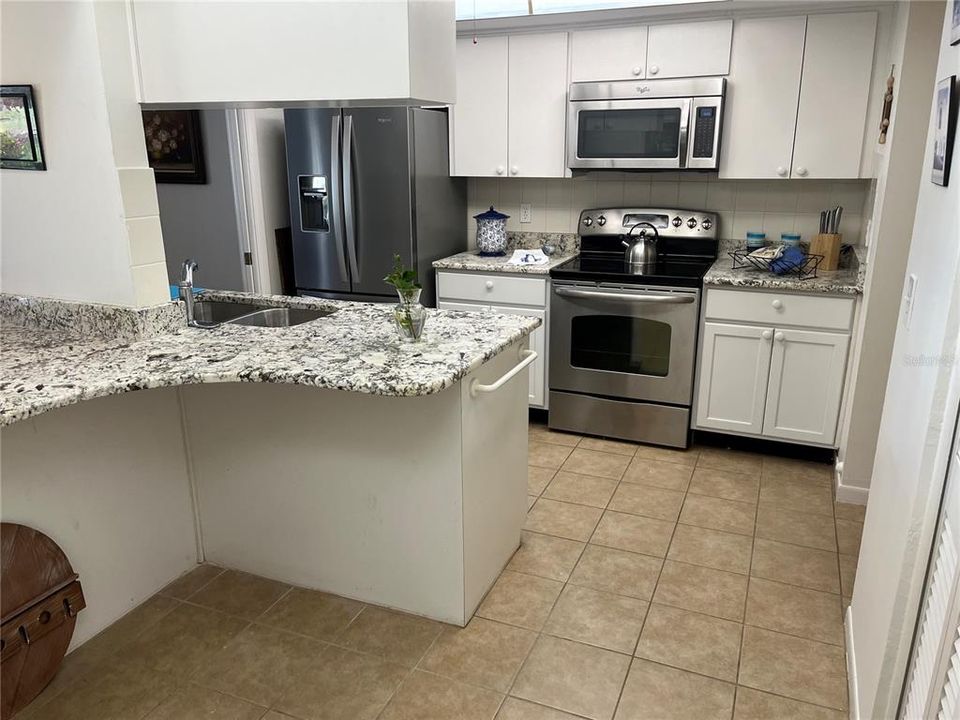 For Rent: $2,700 (2 beds, 2 baths, 1350 Square Feet)