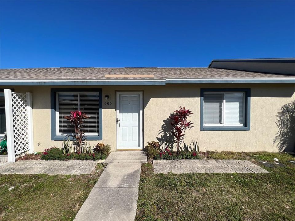 Active With Contract: $184,900 (3 beds, 2 baths, 1073 Square Feet)