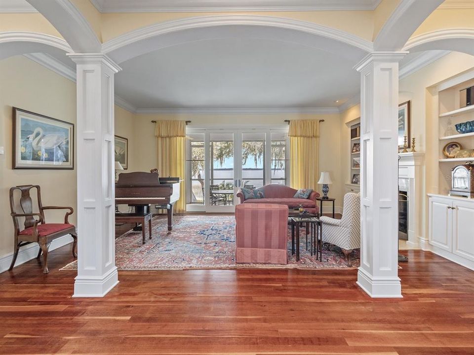 For Sale: $4,975,000 (6 beds, 6 baths, 7400 Square Feet)