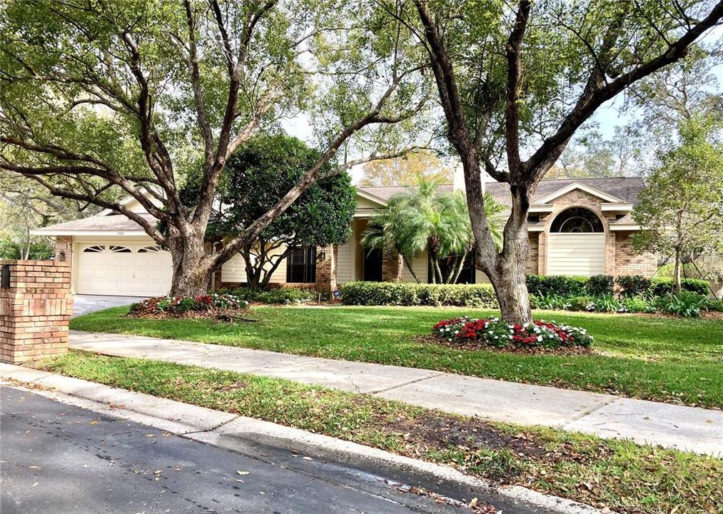 Recently Sold: $969,500 (4 beds, 2 baths, 2884 Square Feet)