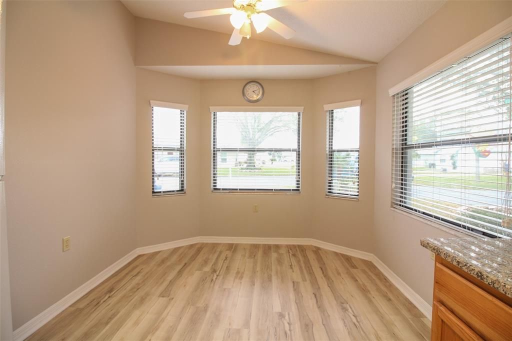 For Sale: $255,000 (2 beds, 2 baths, 1059 Square Feet)