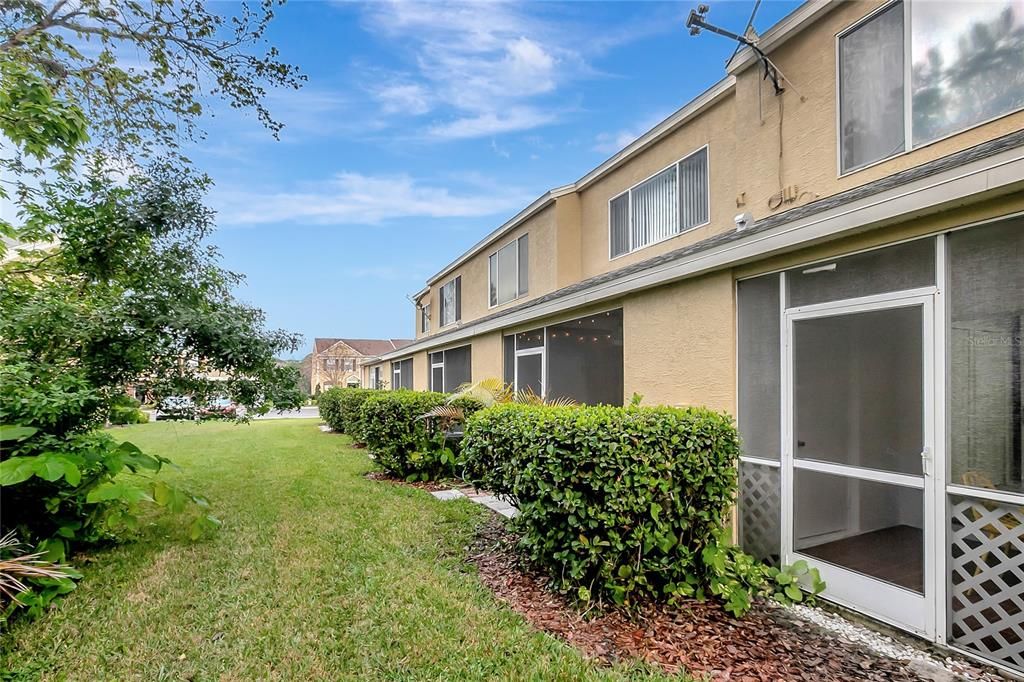 Active With Contract: $285,000 (2 beds, 1 baths, 1152 Square Feet)