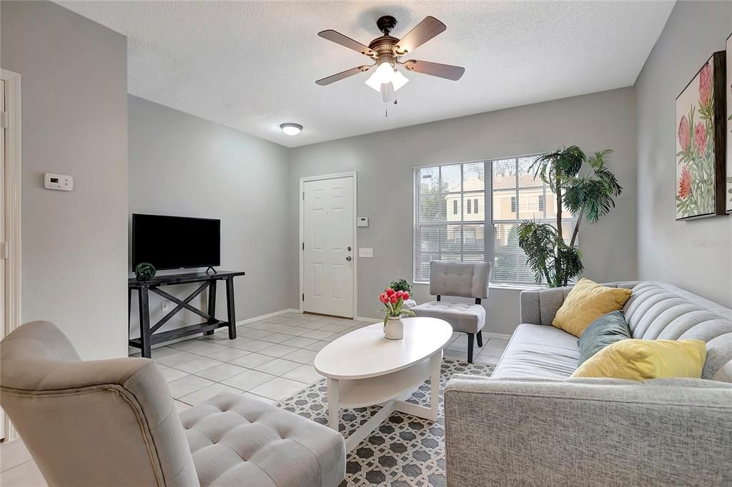 Active With Contract: $285,000 (2 beds, 1 baths, 1152 Square Feet)