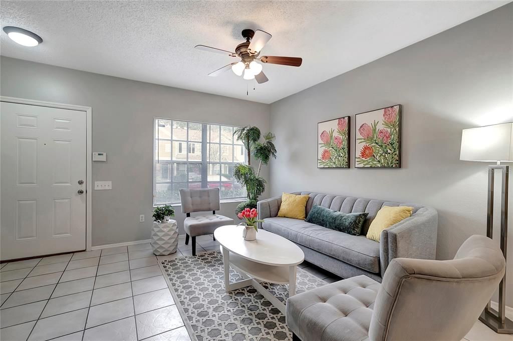 Active With Contract: $285,000 (2 beds, 1 baths, 1152 Square Feet)