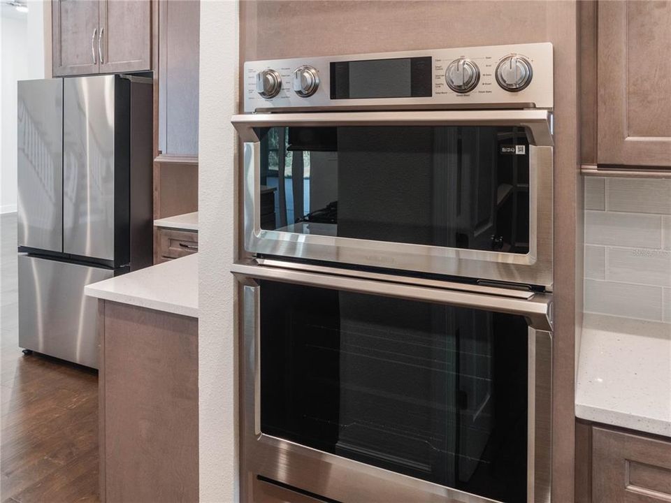 Microwave with convection oven