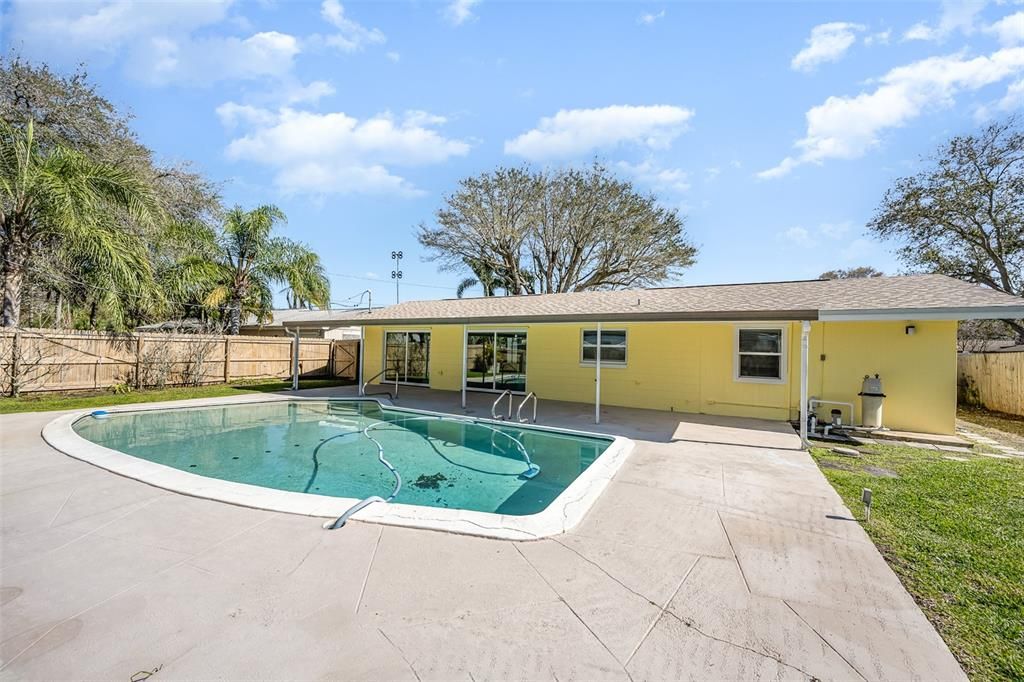 Recently Sold: $349,900 (3 beds, 2 baths, 1595 Square Feet)