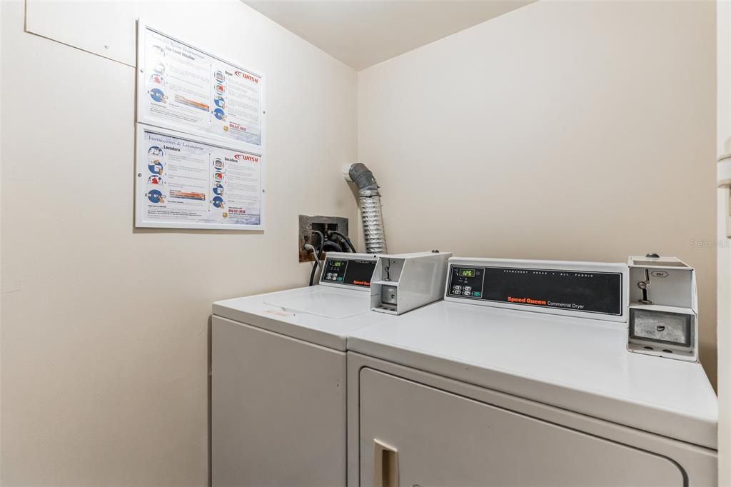 Active With Contract: $469,900 (2 beds, 2 baths, 1347 Square Feet)
