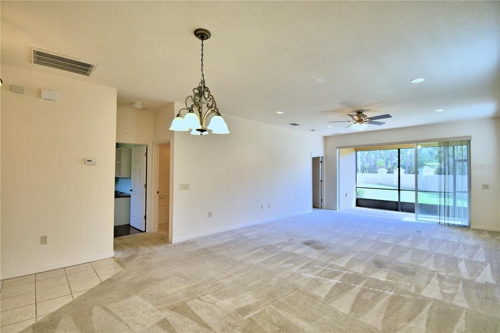 Active With Contract: $209,900 (2 beds, 2 baths, 1118 Square Feet)
