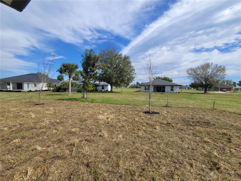 Active With Contract: $349,500 (3 beds, 2 baths, 1600 Square Feet)