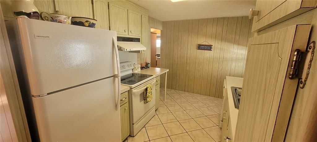 For Sale: $105,000 (2 beds, 2 baths, 1228 Square Feet)