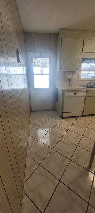 For Sale: $105,000 (2 beds, 2 baths, 1228 Square Feet)