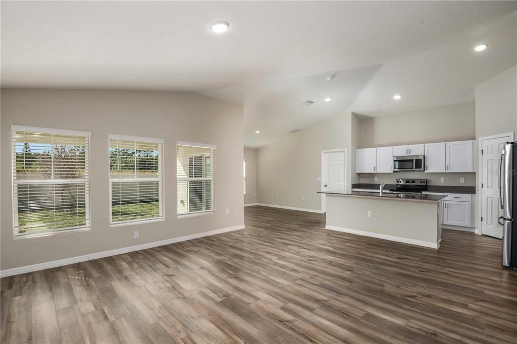 Active With Contract: $339,995 (4 beds, 2 baths, 1850 Square Feet)