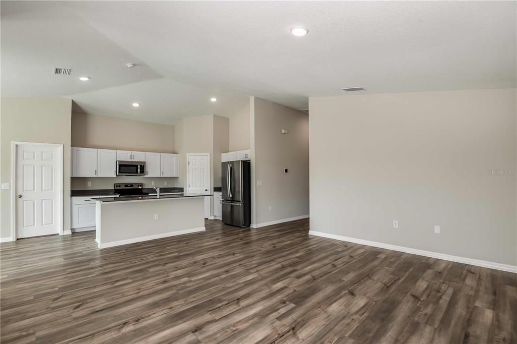 Active With Contract: $339,995 (4 beds, 2 baths, 1850 Square Feet)