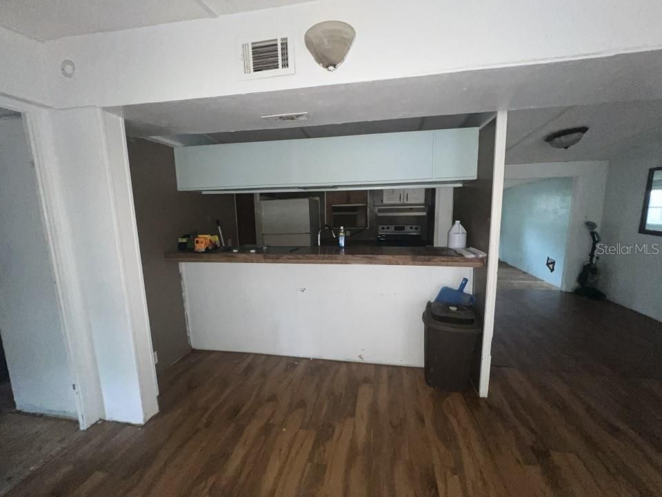 Vendido Recientemente: $69,900 (3 camas, 2 baños, 1248 Pies cuadrados)