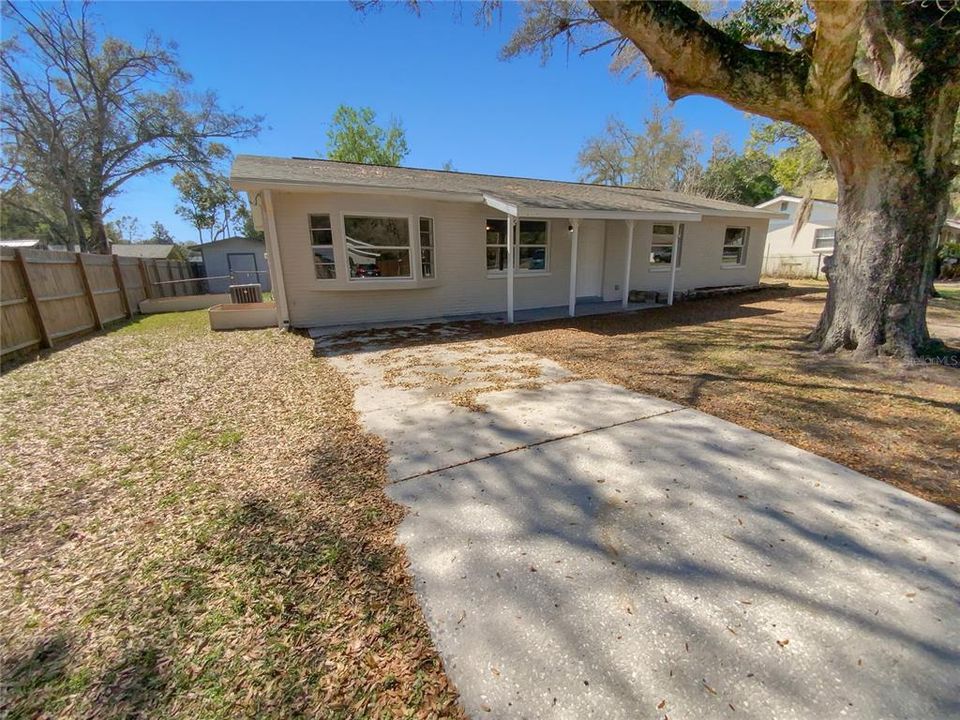 Recently Sold: $238,000 (4 beds, 1 baths, 1404 Square Feet)