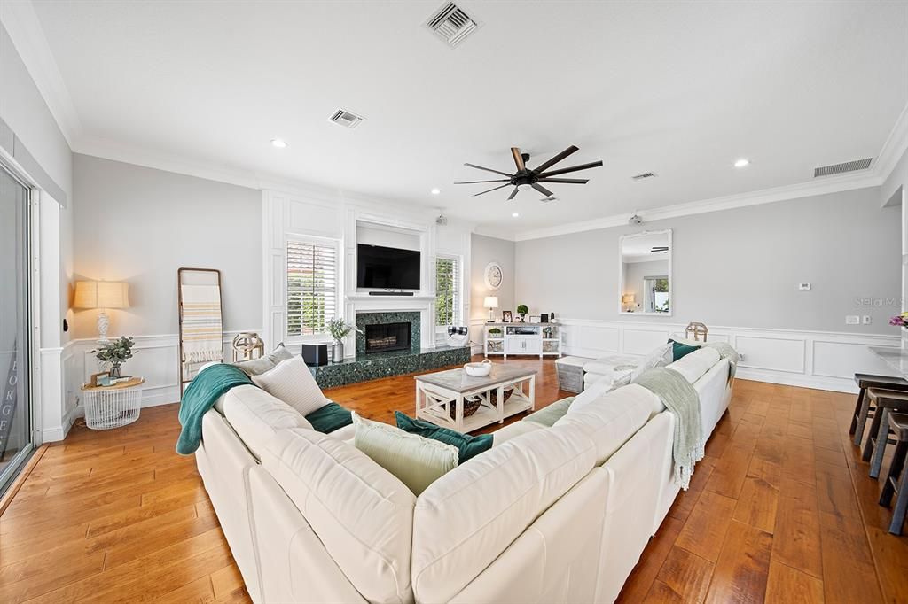 Active With Contract: $1,150,000 (5 beds, 3 baths, 4642 Square Feet)