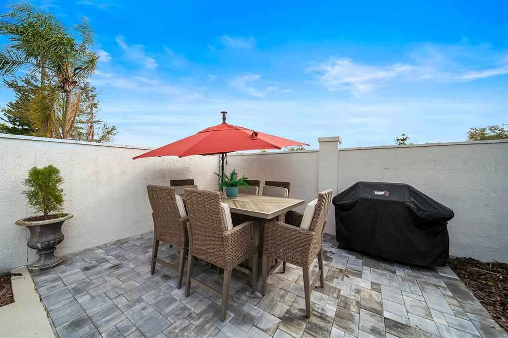 Active With Contract: $1,150,000 (5 beds, 3 baths, 4642 Square Feet)