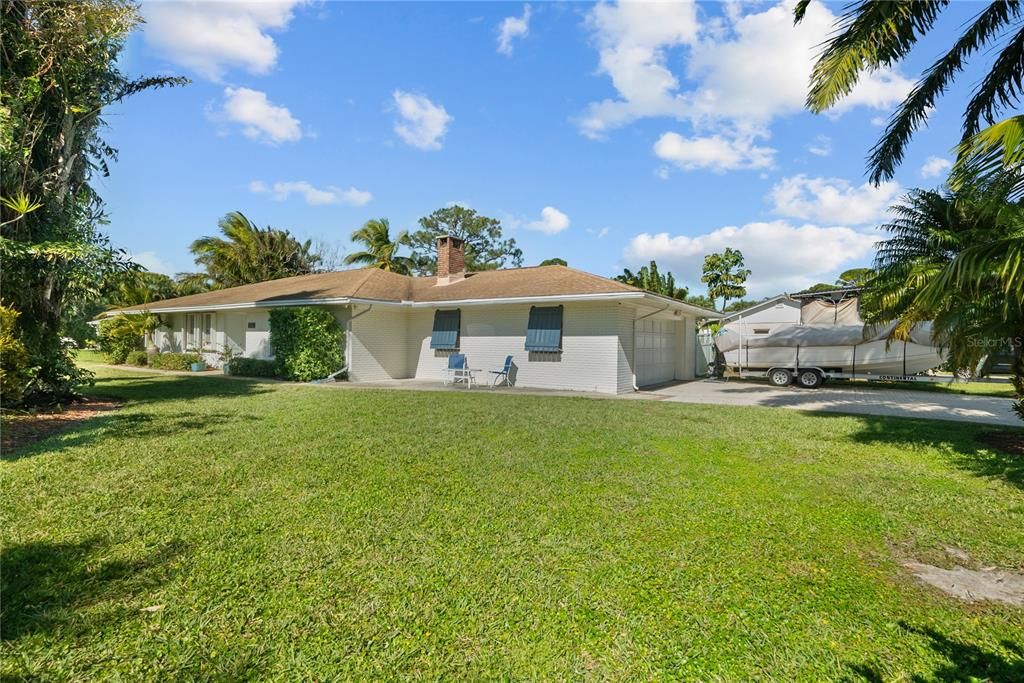 For Sale: $850,000 (3 beds, 2 baths, 1602 Square Feet)