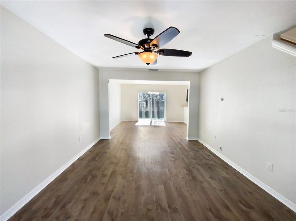 For Sale: $287,000 (3 beds, 2 baths, 1461 Square Feet)