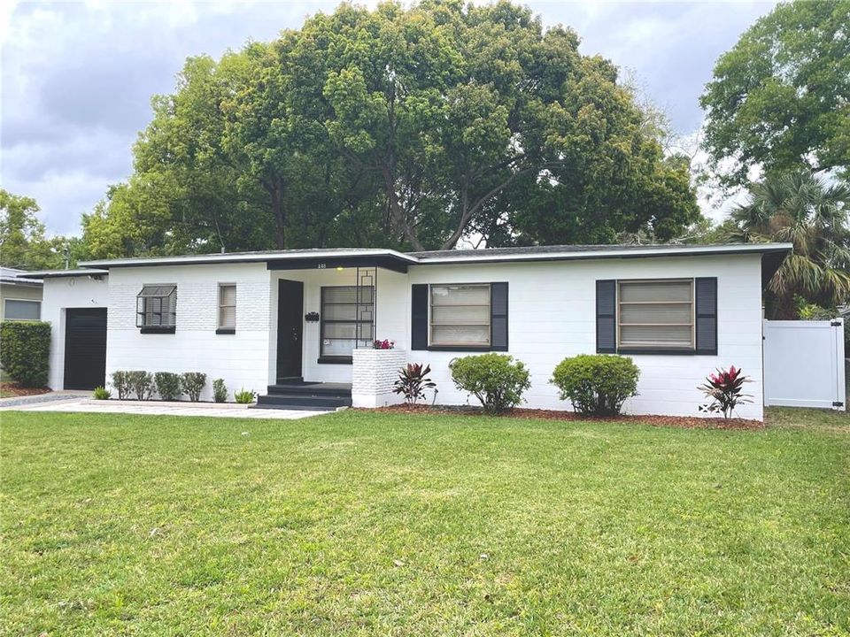 For Sale: $499,900 (3 beds, 2 baths, 1327 Square Feet)