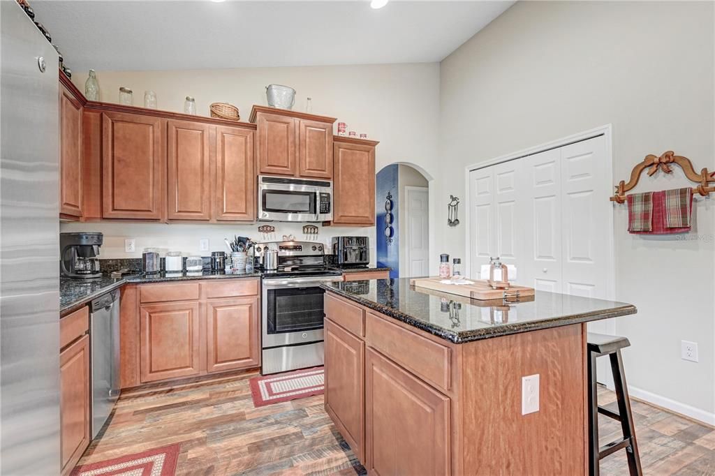 For Sale: $439,000 (3 beds, 2 baths, 1975 Square Feet)