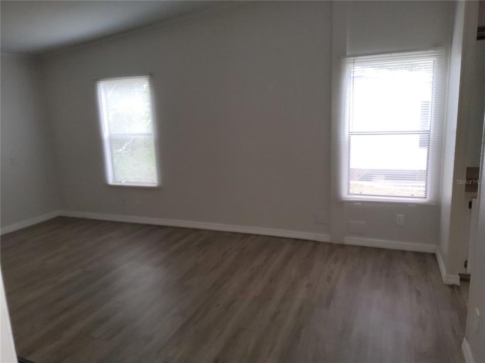 For Sale: $177,000 (2 beds, 2 baths, 960 Square Feet)