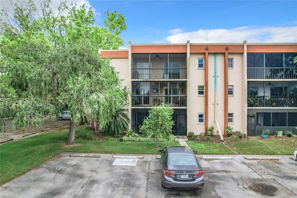 Recently Sold: $139,500 (2 beds, 2 baths, 928 Square Feet)