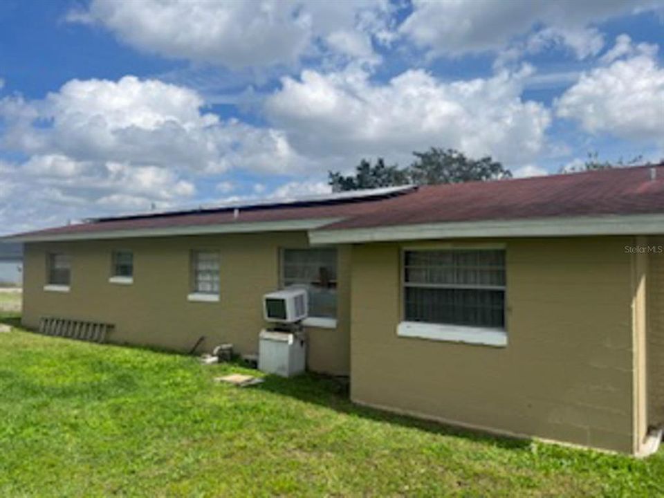 Active With Contract: $230,000 (3 beds, 2 baths, 1092 Square Feet)